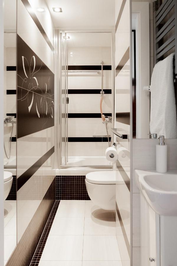 32 Apartment *