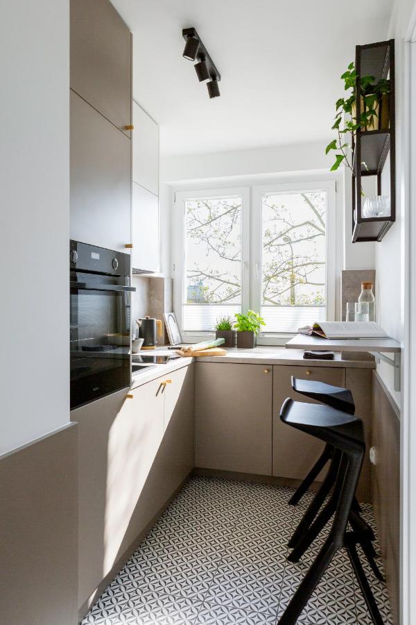32 Apartment *